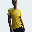 Camisola Brasil Mulher I 2026/27 Adepto Nike feminino - Amarelo